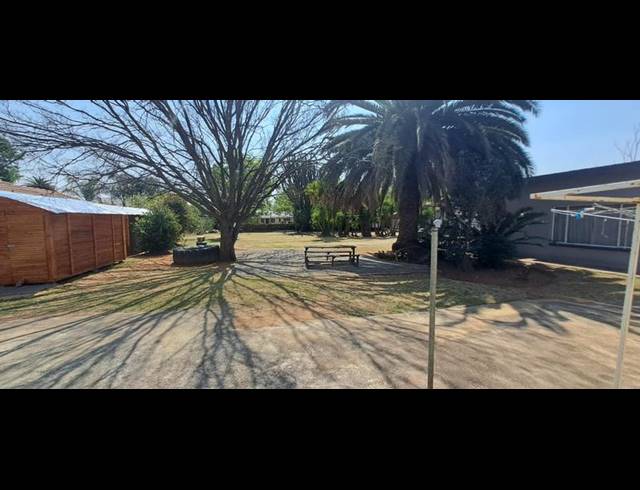 6 BEDROOM HOUSE FOR SALE IN LAMBTON